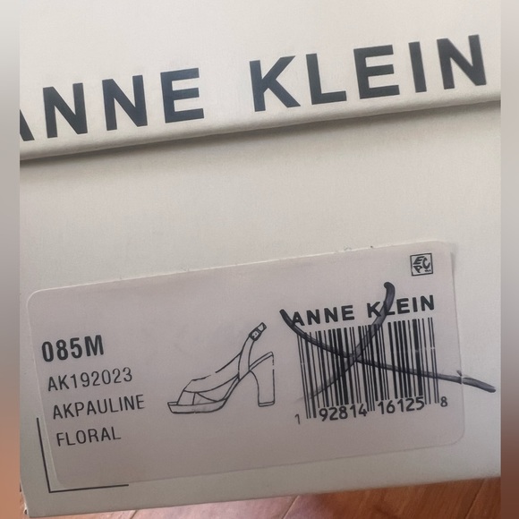 Anne Klein Pauline Floral block heel sandals 8.5 new - Picture 2 of 7